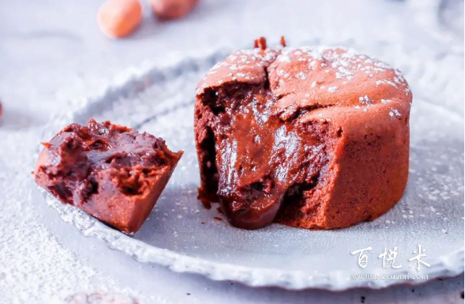 巧克力熔岩蛋糕，只用巧克力就能做的流心，好吃又好看